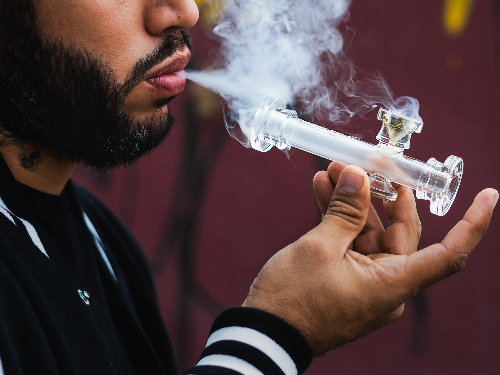 The pros and cons of the many different ways to consume cannabis smoking